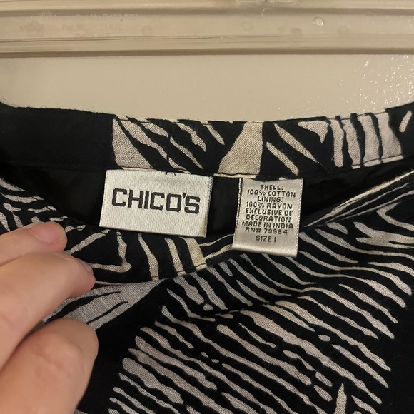 Chico's Black and Cream Patterned‎ Top - Picture 3 of 4